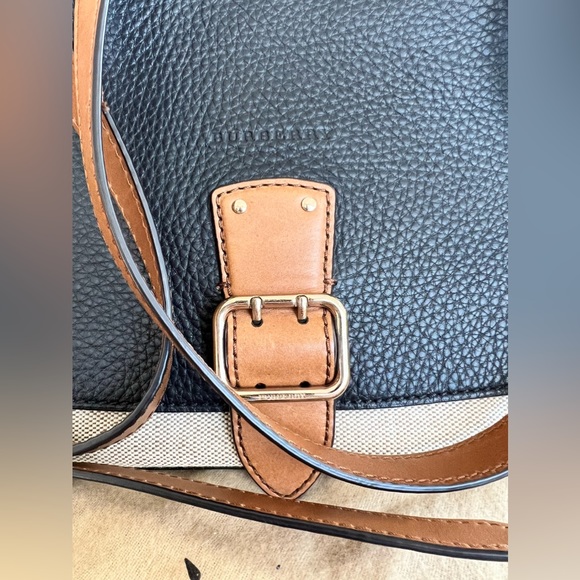 Burberry cross body purse - Picture 3 of 8